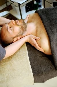 Massage moves Qi, assists acupuncture for depression