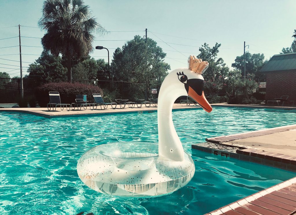 Swan Lilo in the Swimming Pool: too long a cold shower may increase DAMP.