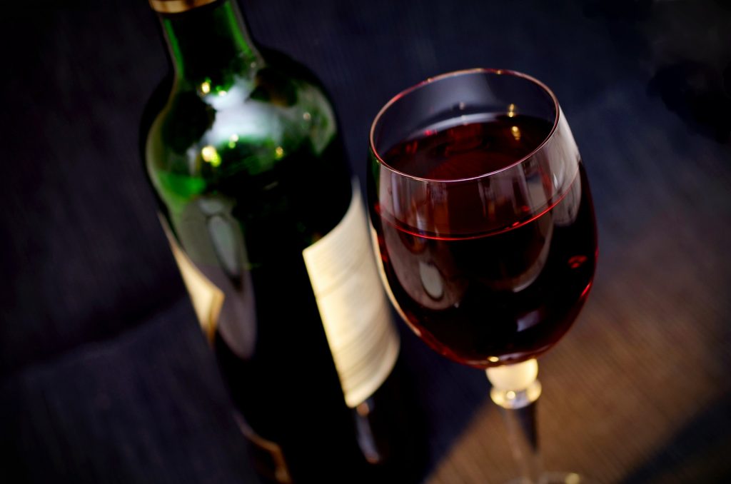 Wine, sometimes a contributor to food retention