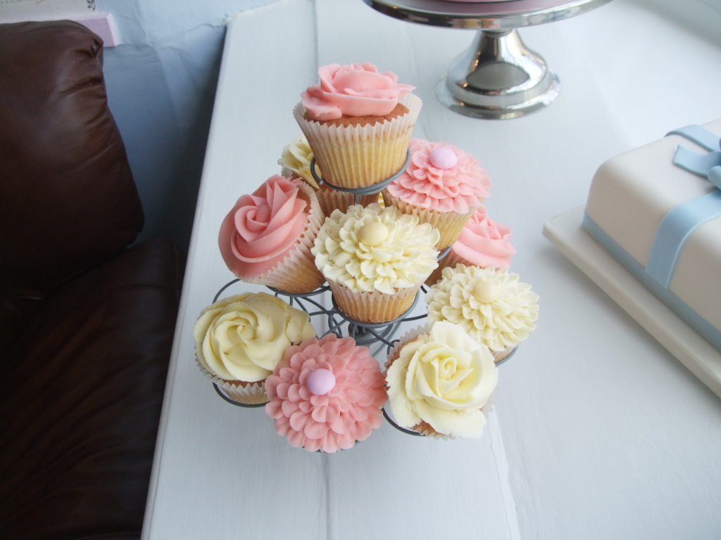 Too many Cup cakes weakens Spleen and Blood, contributing to Lung Dryness