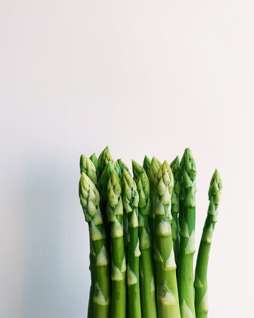 asparagus: rapid growth upwards, a very Wood attribute.
