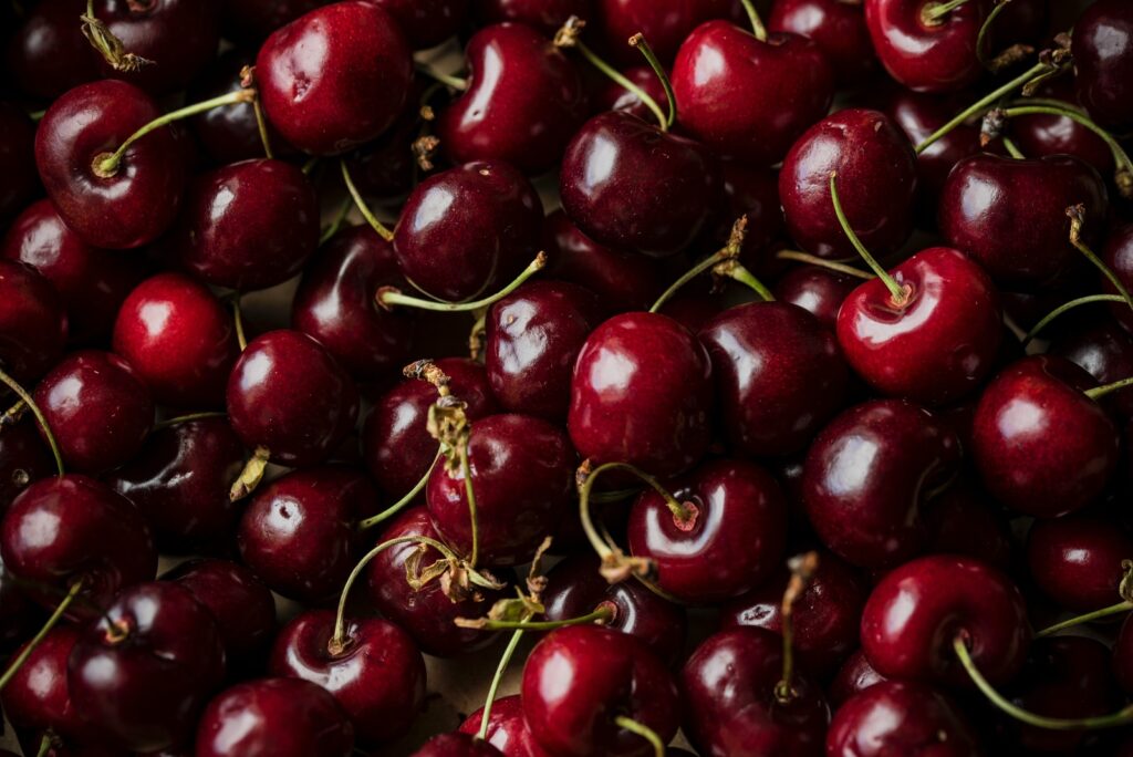 red cherry fruits: a traditional food for heart health